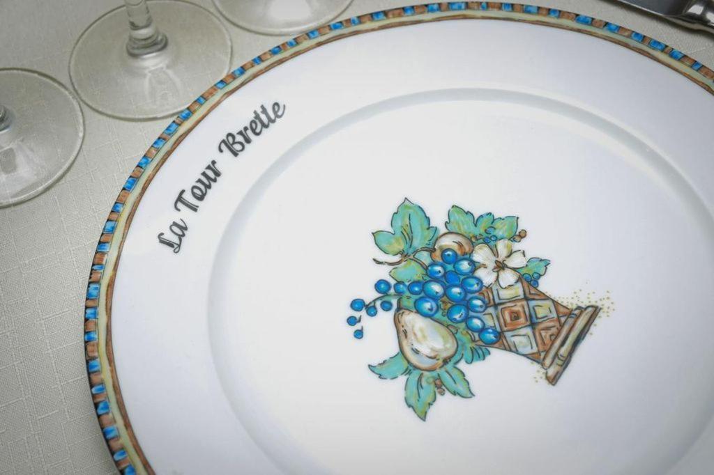 Logis Hotel Et Restaurant La Tour Brette Ποντορσόν Εξωτερικό φωτογραφία