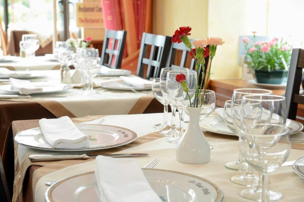 Logis Hotel Et Restaurant La Tour Brette Ποντορσόν Εξωτερικό φωτογραφία
