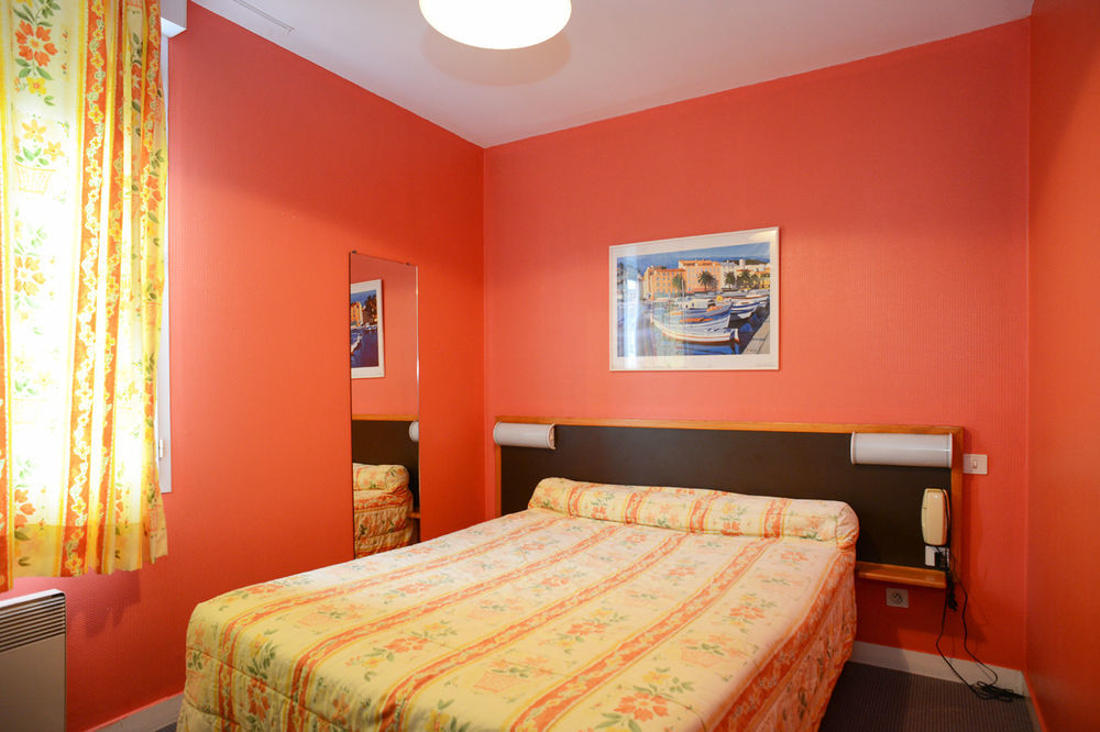 Logis Hotel Et Restaurant La Tour Brette Ποντορσόν Εξωτερικό φωτογραφία